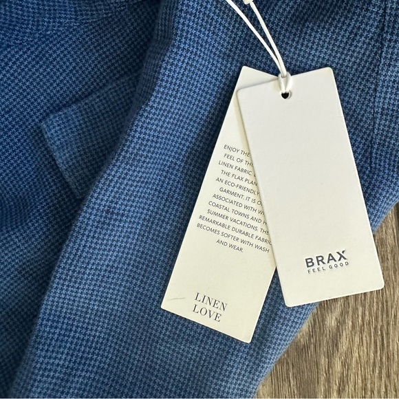 NWT Brax relaxed, fit linen blue Bermuda shorts with belt size 27 length 36 - Picture 3 of 6